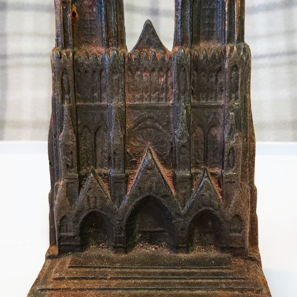 Single Bookend Antique Cast Iron Bronze Ornate Detailing Notre Dame Cathedral - Picture 4 of 16